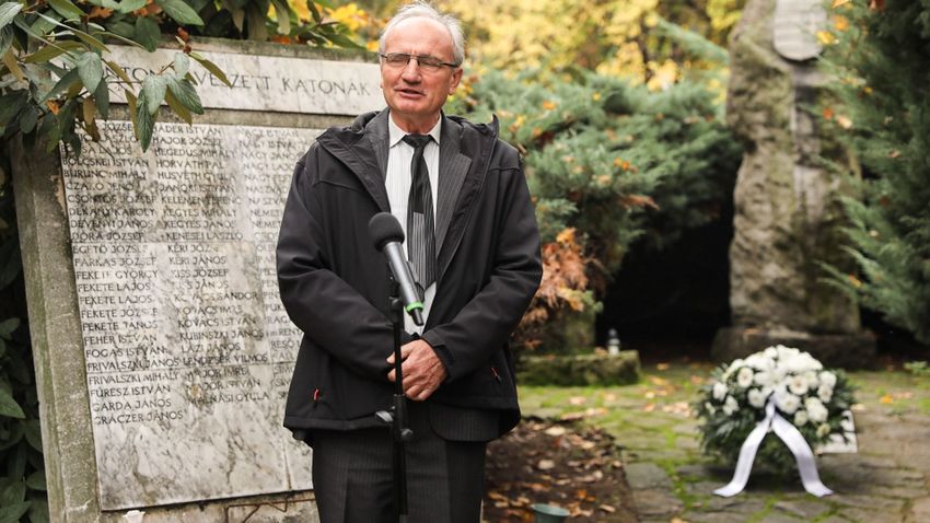 DUOL – Megemlékeztek az első és a második világháború során elhunyt dunapentelei áldozatokról