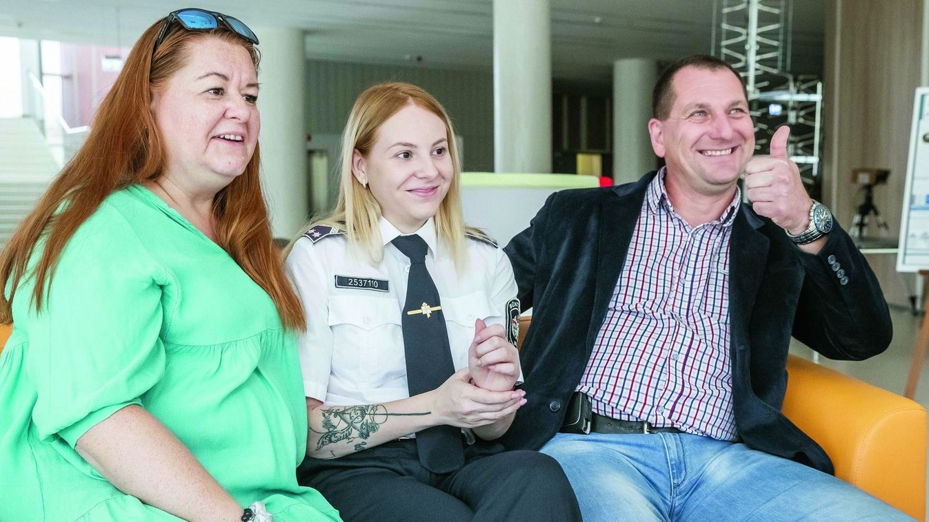 Három egyenruhás a Kőhalmi családban