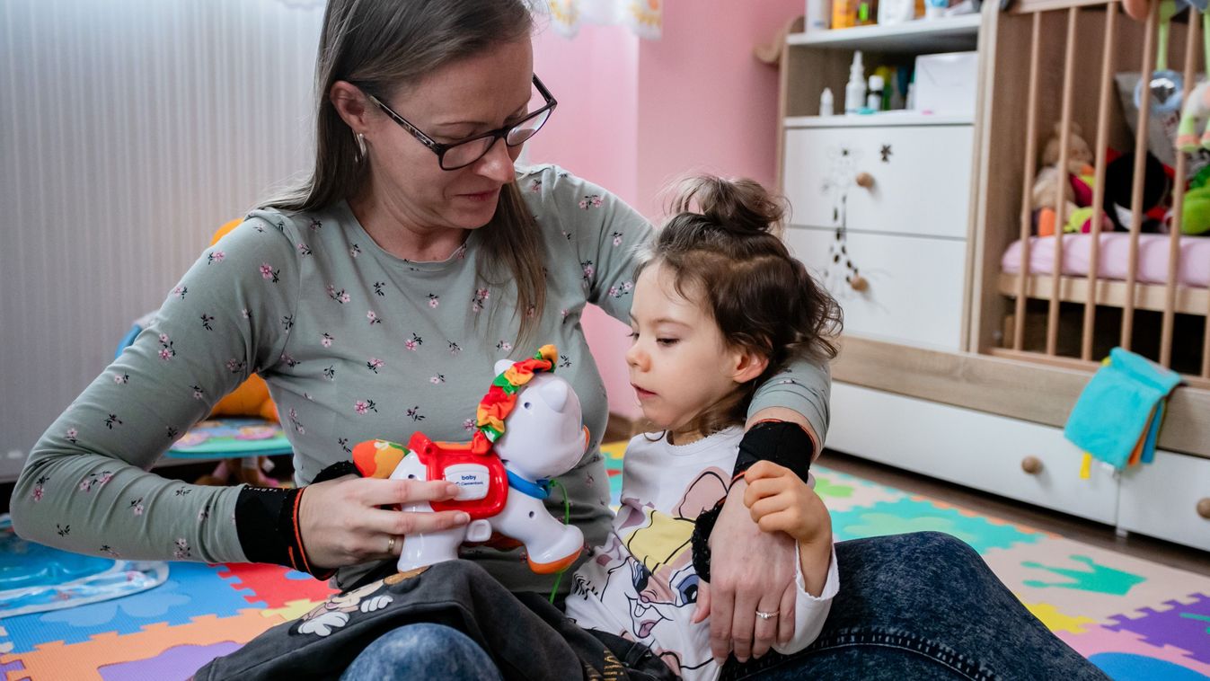 A kis Evelin kitartása ad erőt a mindennapokban