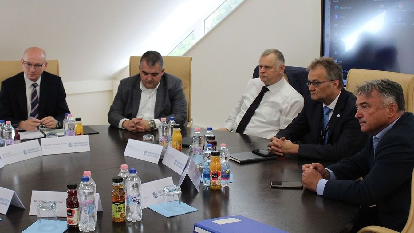 Horváth Péter Jánosnak, a Paksi Atomerőmű vezérigazgatójának is bemutatták a szakmát érintő képzéseket