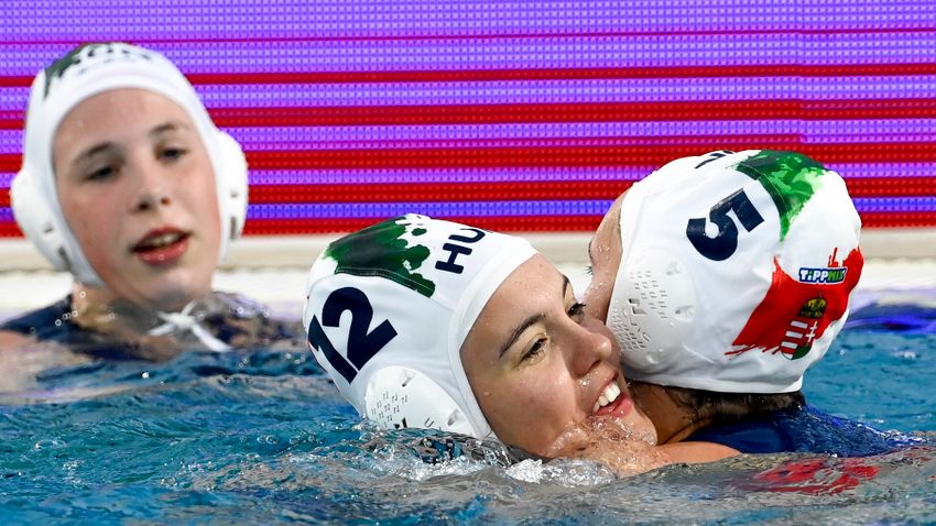 The Hungarian women's water polo team started with a win over Canada