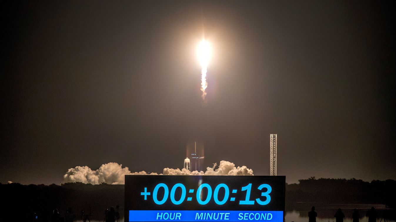 Négy űrhajós indult a Nemzetközi Űrállomásra a SpaceX űrhajójával