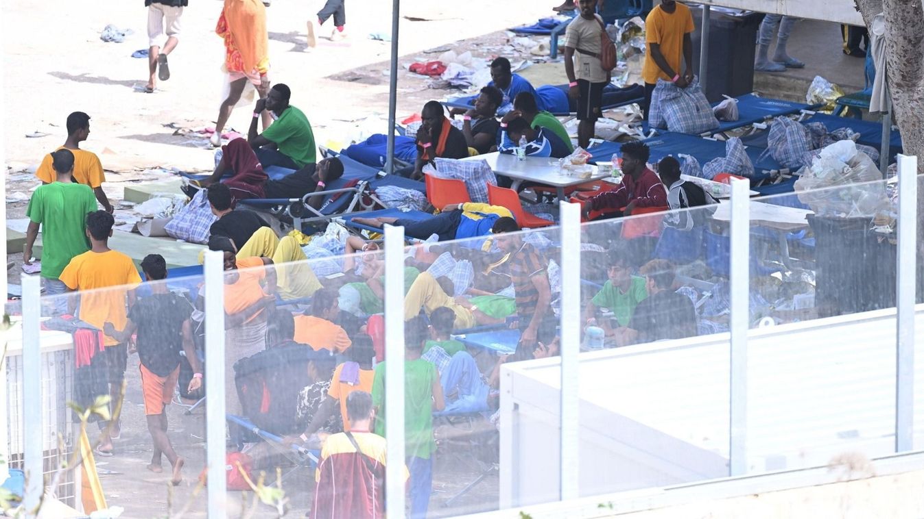 Nő a feszültség a bevándorlók között Lampedusa szigetén (videó)