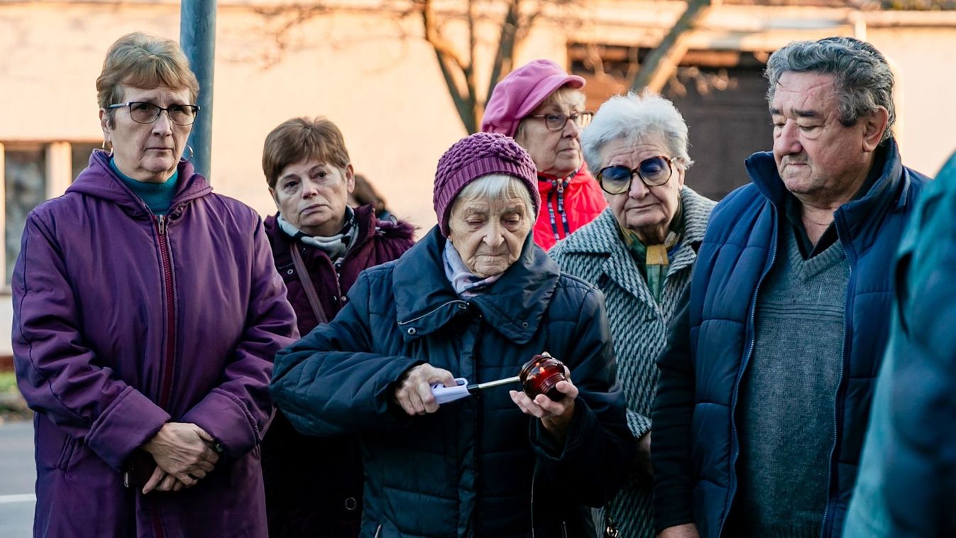 A kitelepített családokra emlékeztek Pentelén