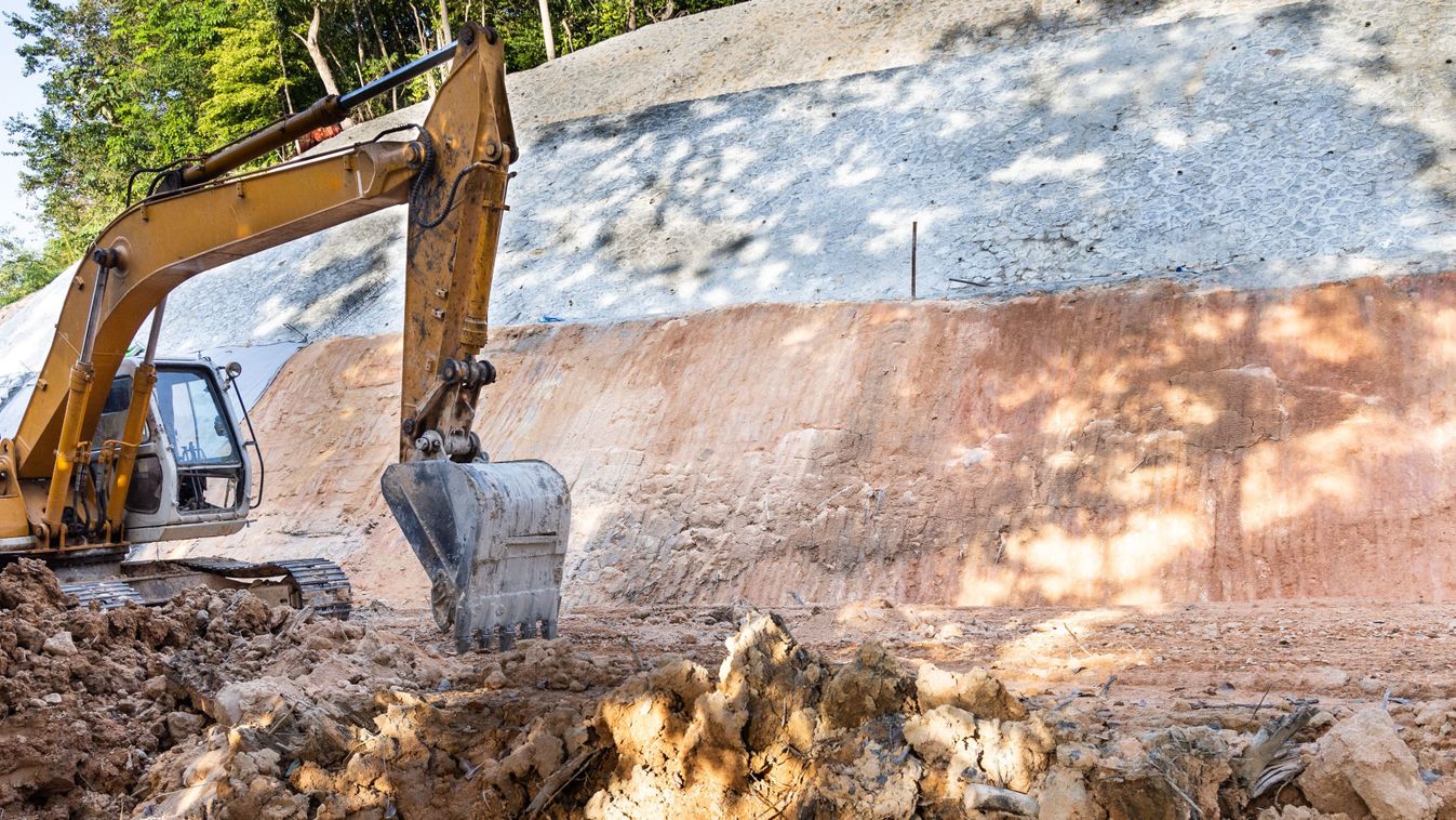 Több tonna föld temetett maga alá egy férfit, elitélték a felelősöket