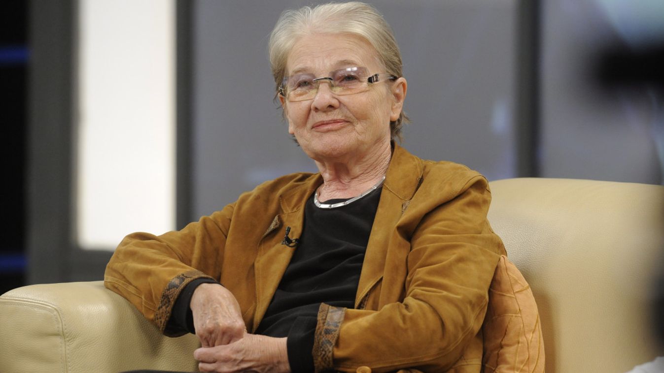 Egy titokzatos idegen alku nélkül, pár óra alatt megvette Törőcsik Mari velemi házát