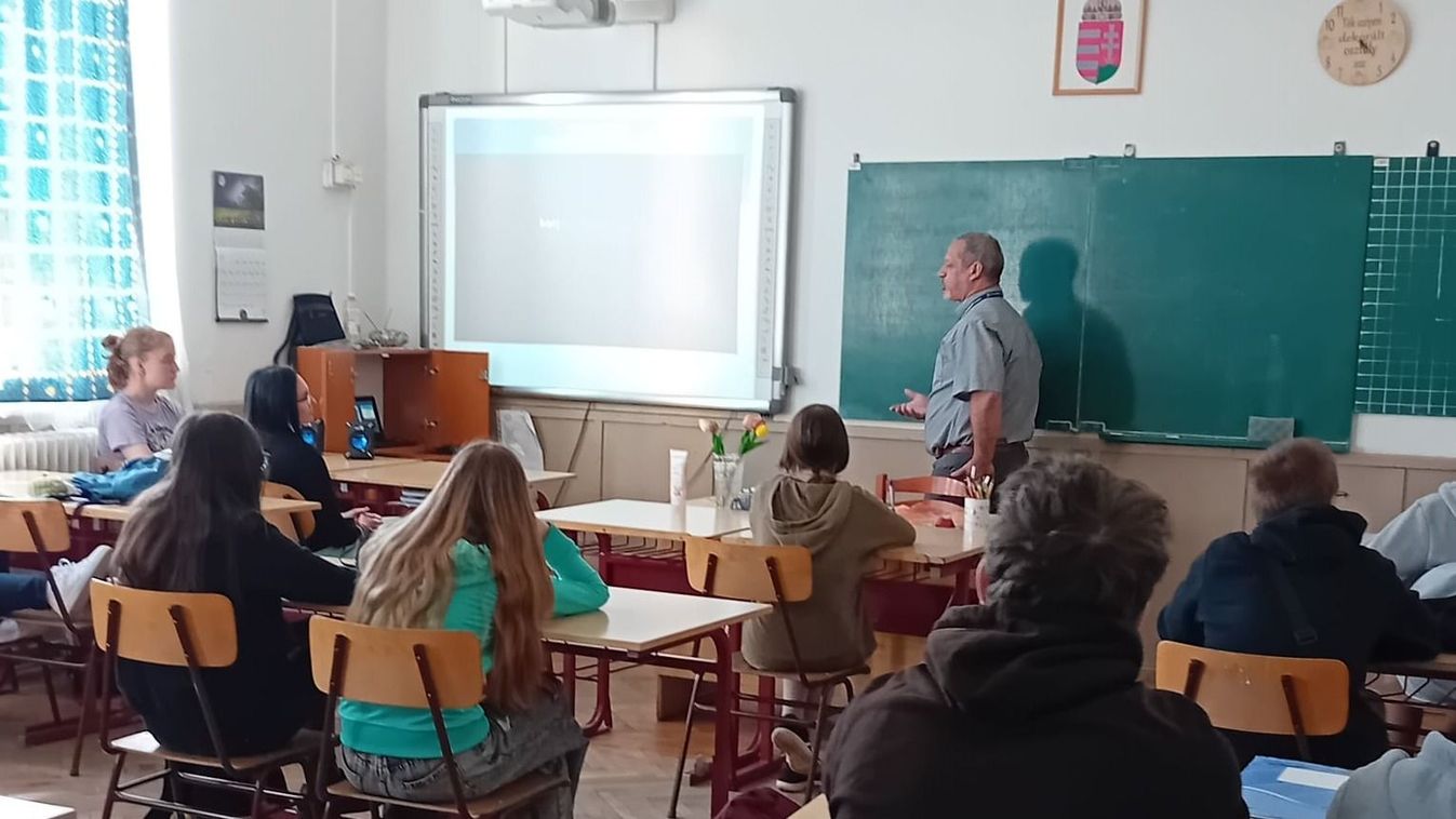 Interaktív tanórát tartottak a diákoknak