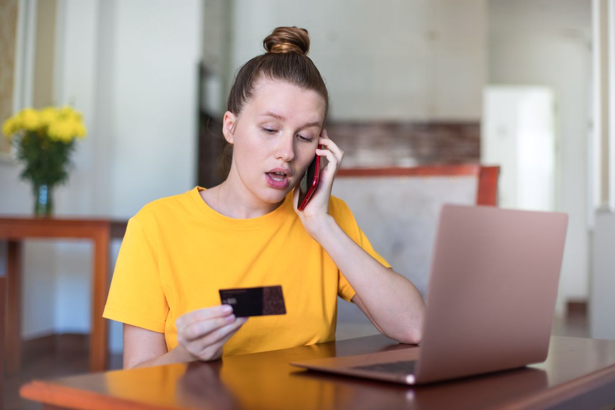 Portrait,Of,Happy,Girl,,Young,Positive,Pretty,Woman,Paying,,Holding