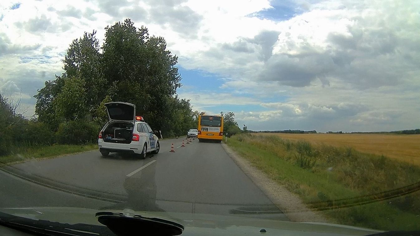 Autóval ütközött egy motoros