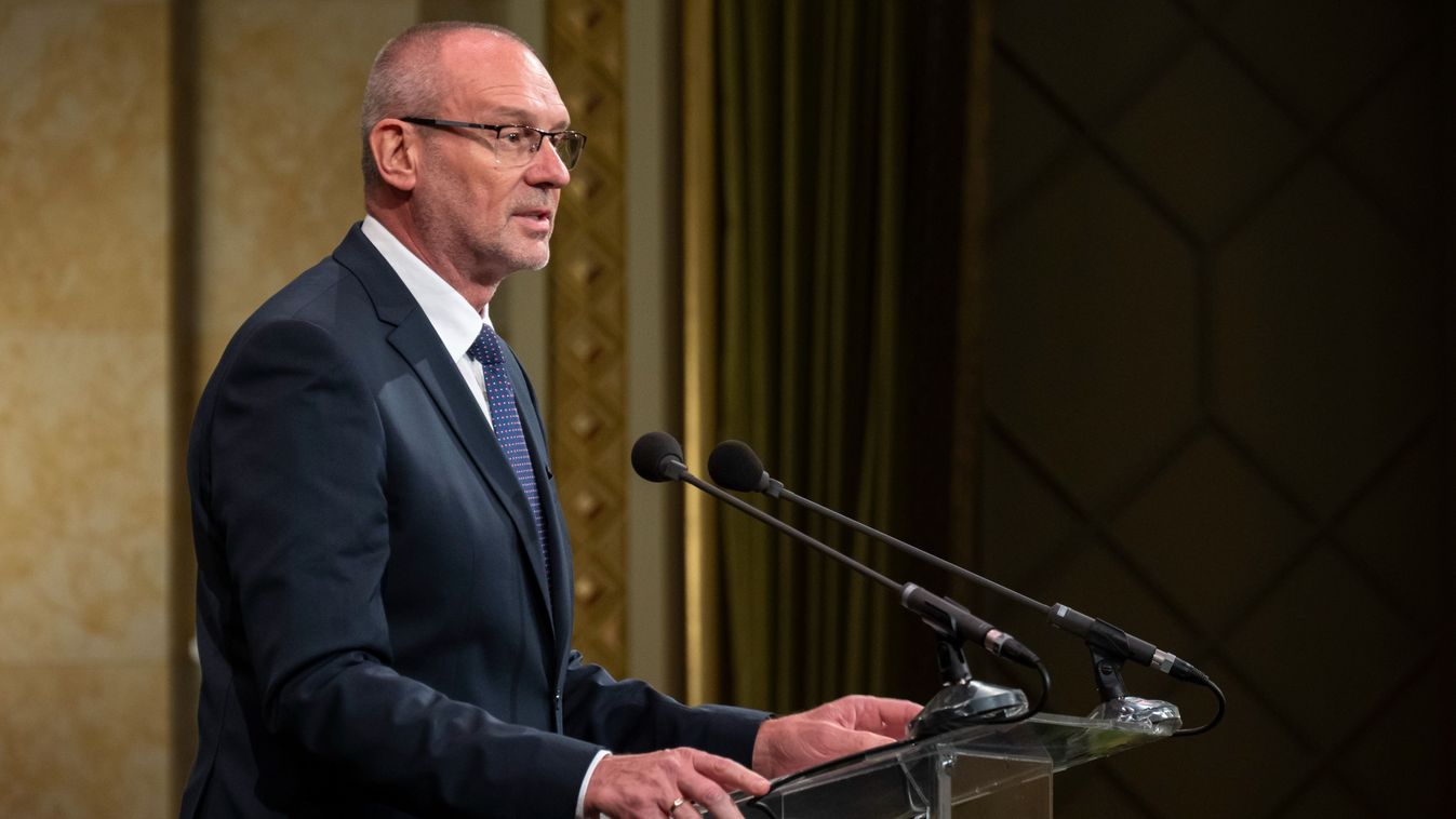 Zsigó Róbert: az előrelépés a gyökereinkhez való visszatéréssel kezdődik