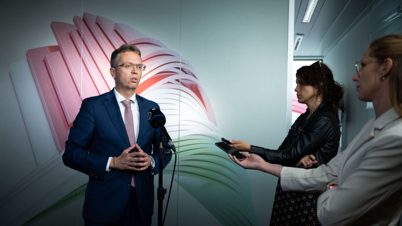 Hankó Balázs: meg kell szüntetni a magyar egyetemek kizárását az Erasmus és Horizont programokból