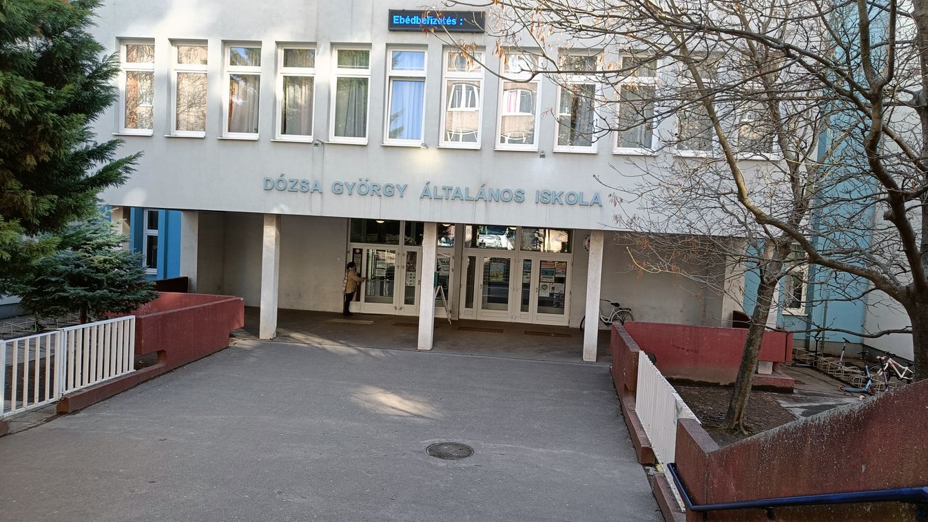 A Dunaújvárosi Egyetemhez kerül a Dózsa György Általános Iskola is?