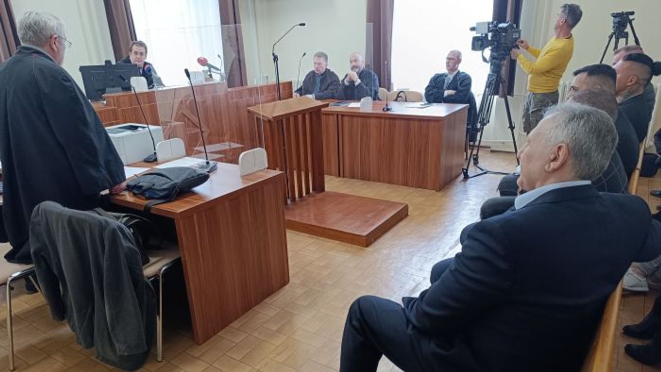 Első fokon döntöttek a keresztapa perében – Tasnádi Péter megszólalt az ítélet után