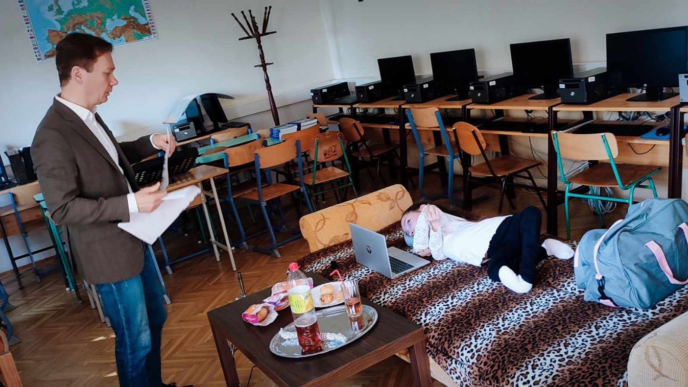 Nárcisznak ágy és lélegeztető gép is kellett az érettségijéhez