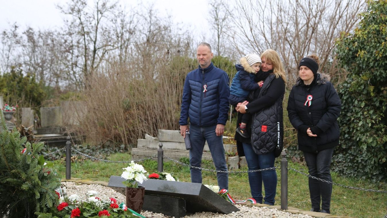 Ennyien még sosem gyűltek össze a honvéd-főhadnagy sírjánál (videóval)