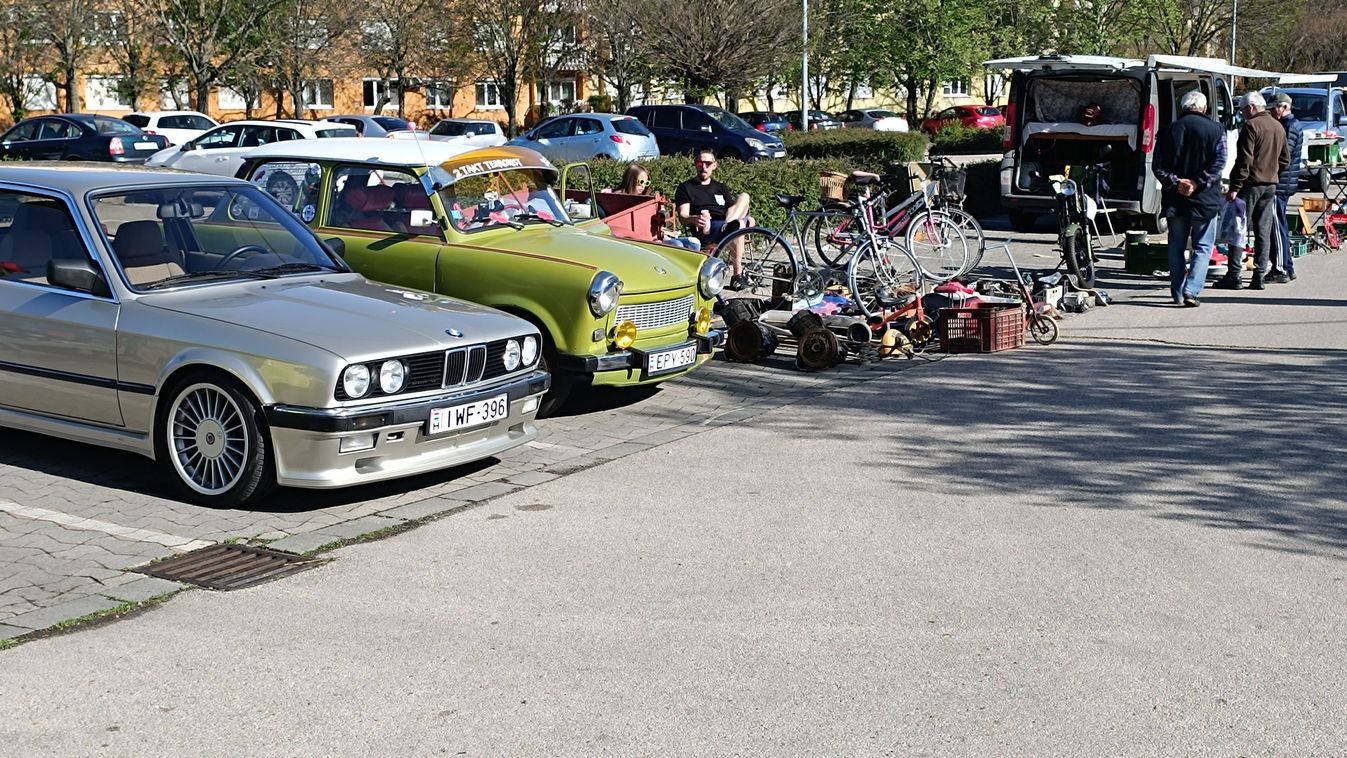 Veterán motorok börzéje