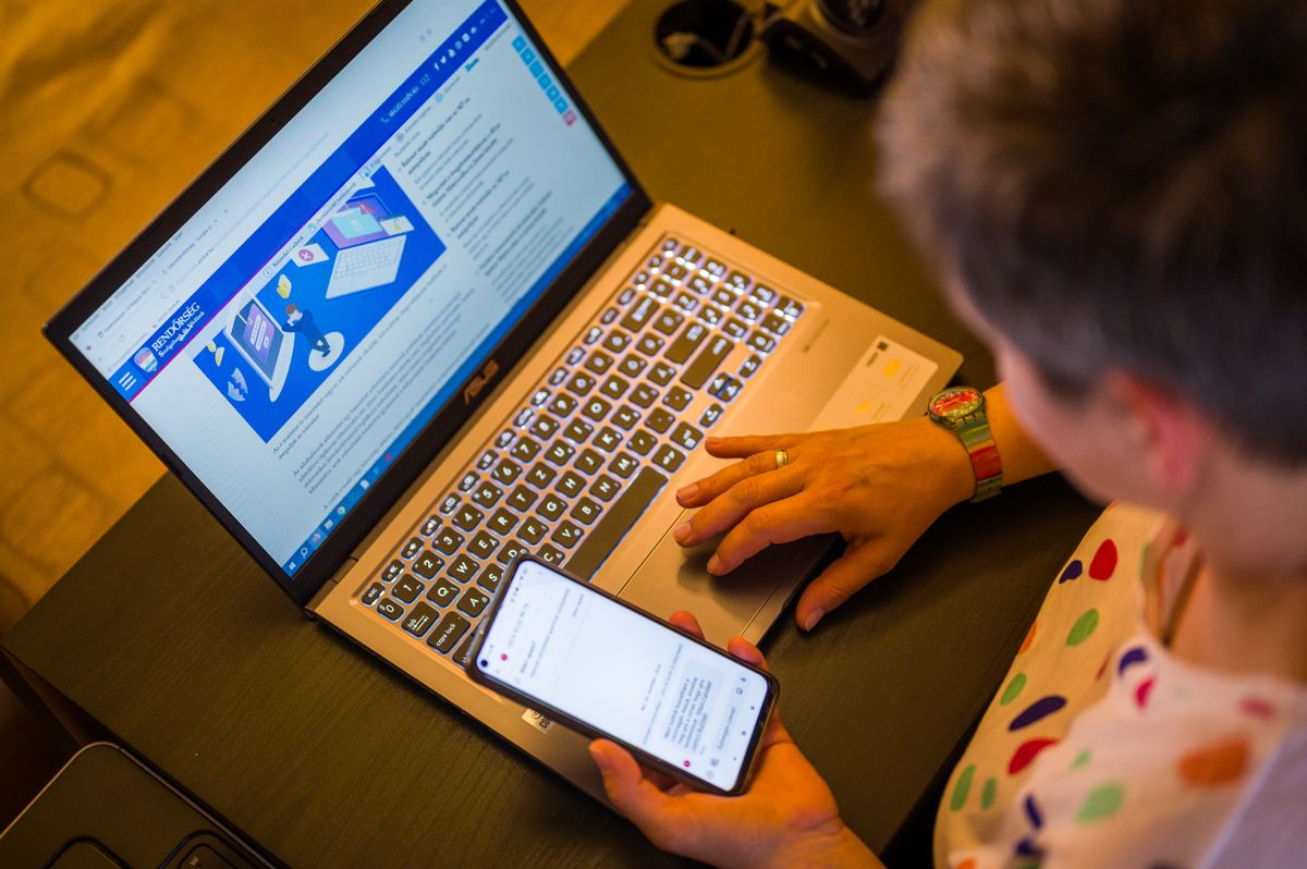 online csalás