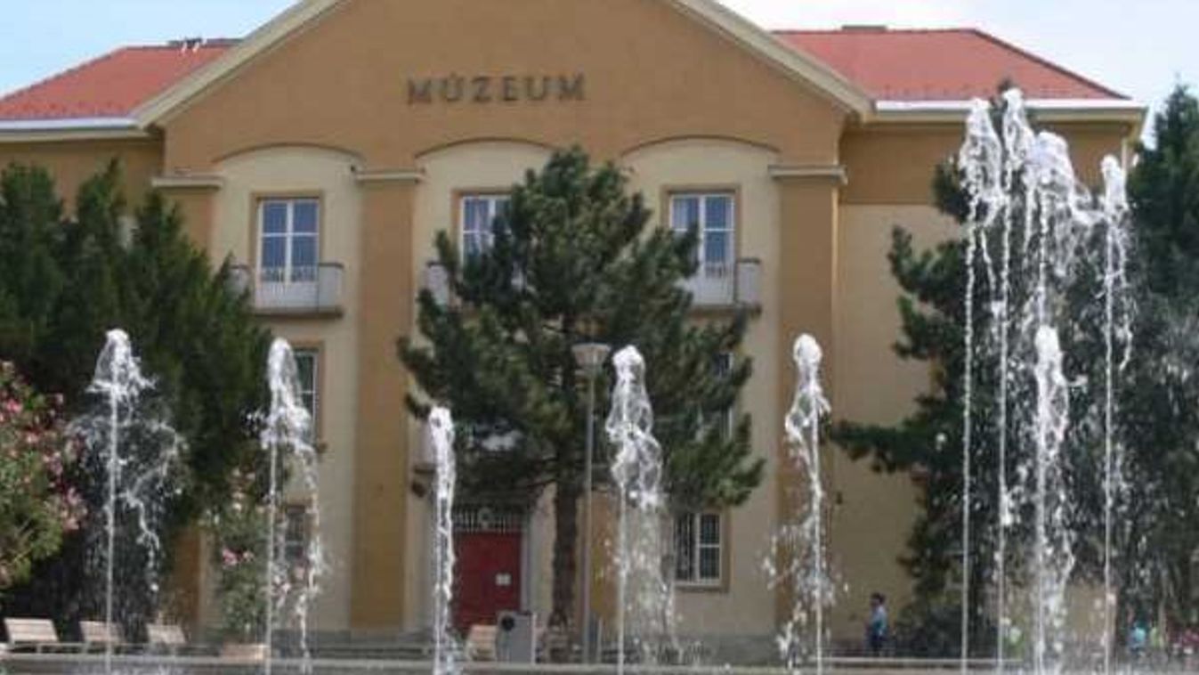 „Szól a rádió…” – különleges megnyitó Dunaújvárosban