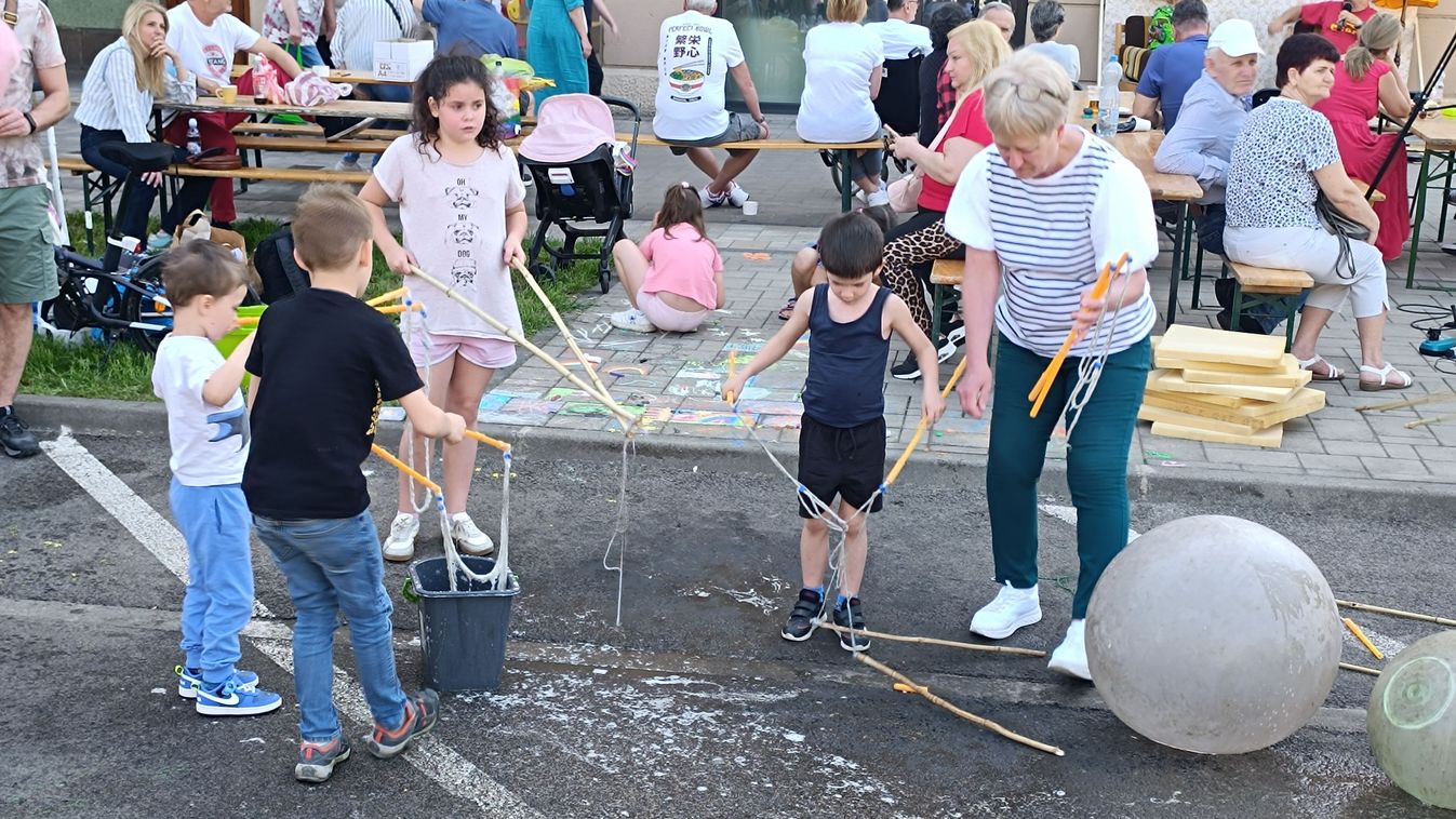 Remek időben, remek programok, remek hangulat a Sugárúti Fesztiválon (képgalériával, videóval)