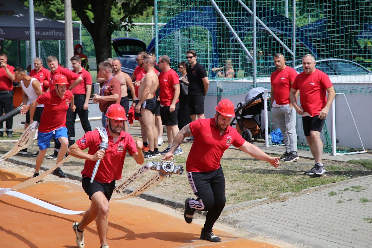 létesítményi tűzoltók