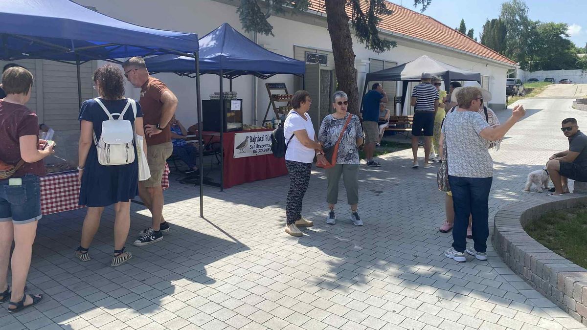 Ízek, élmények, közösség – termelői piac a kúria udvarán (képgalériával és videóval)