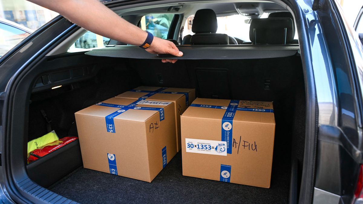 Megújította stratégiai együttműködését az Ökumenikus Segélyszervezet és a Porsche Hungária