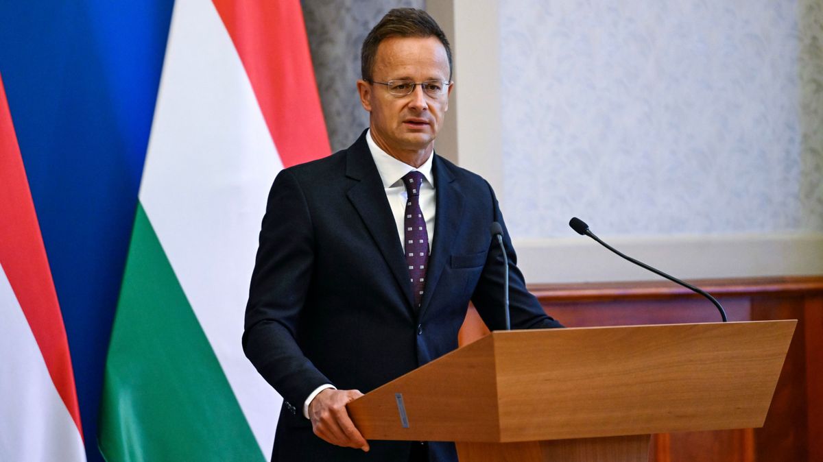 Szijjártó Péter: Magyarország továbbra is a túszok szabadon bocsátását követeli