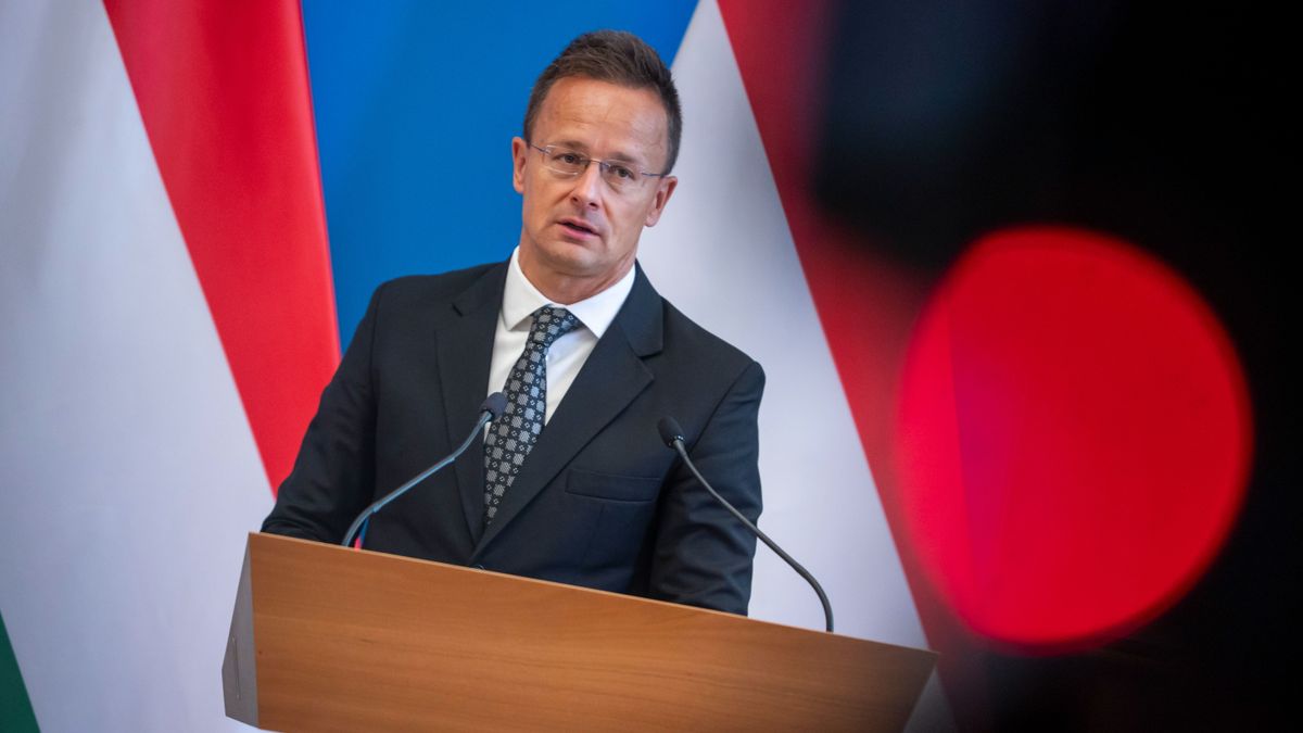 Szijjártó Péter: 2027 végéig elkészül a magyar–szerb kőolajvezeték magyarországi szakasza