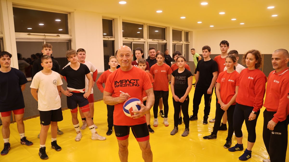 Különleges relikviát árvereznek az önkéntes tűzoltók javára – videóval