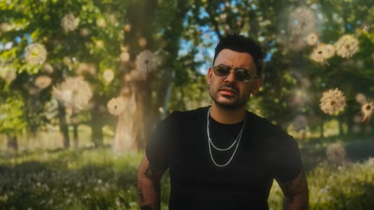 A dunaújvárosi énekes szárnyal – Horváth Tamás Cinegéje hódít a rádióban