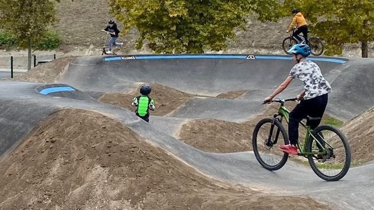 Fiatalok sokasága használja, kiváló alternatíva telefonnyomkodás helyett – galériával