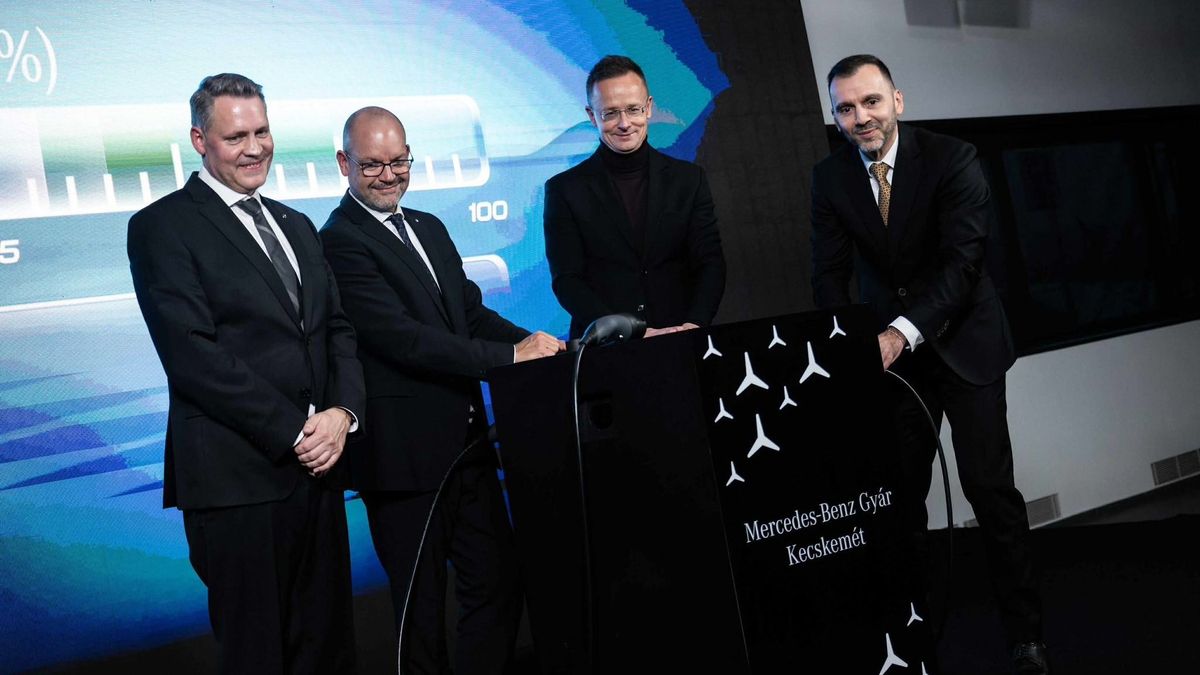 Szijjártó Péter: a Mercedes létrehozza az első magyarországi kutatás-fejlesztési központját (videó)