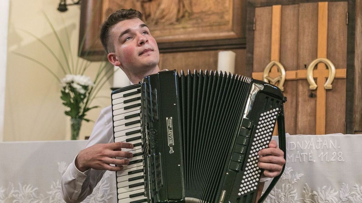 Olasz barátokkal jön a Karácsonyi Harmonikavarázs Dunaújvárosba!