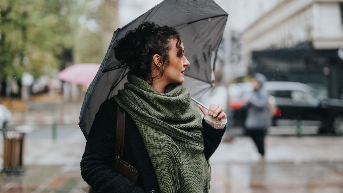 Esővel indul a nap, majd felszakadozik a felhőzet – erre számíthatunk holnap