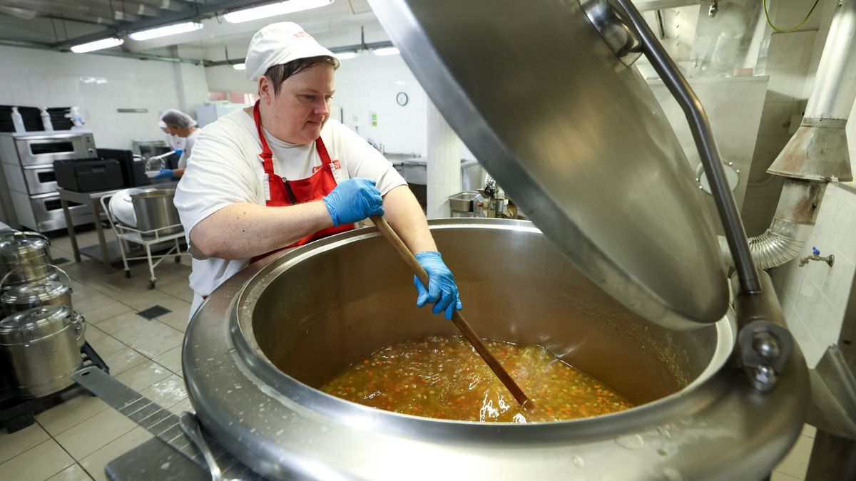 Ingyenes ebéd a szünet idején: tudnivalók a szünidei gyermekétkeztetésről