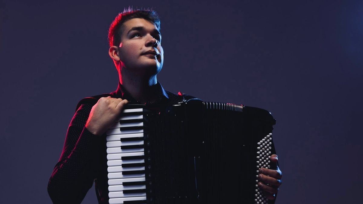 A harmonika szolgálatában – országos díjat kapott a fiatal művész