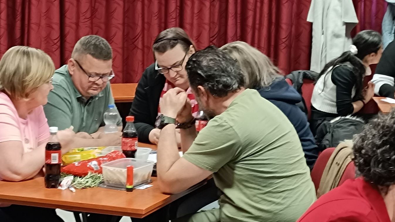 Dalra fakadt a közönség az MMK nőnapi vetélkedőjén Kép