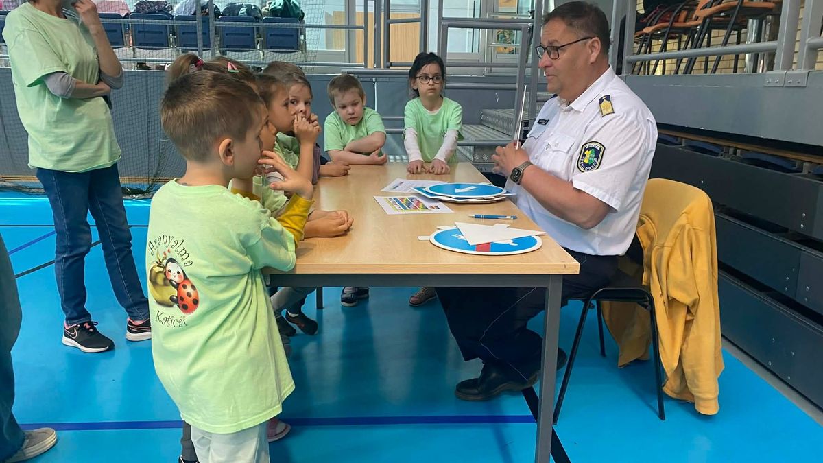 Gokart, táblák és KRESZ: így tanulják a közlekedést a legkisebbek Dunaújvárosban (galériával)