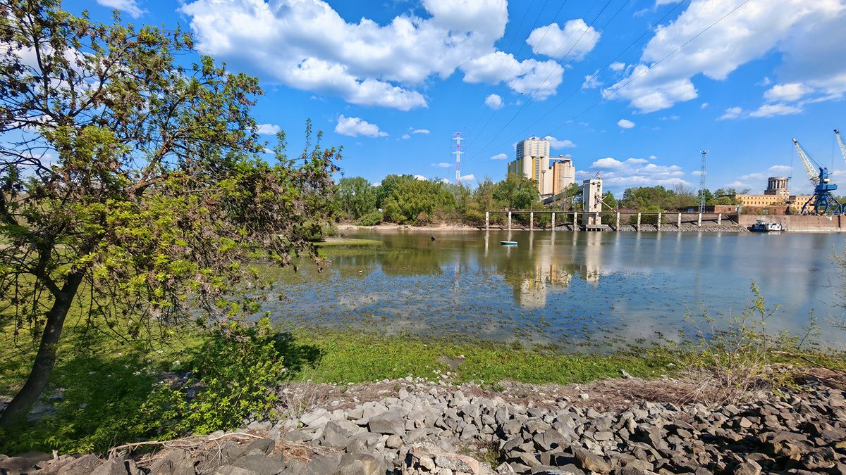 Lassan változik a Duna Dunaújvárosnál