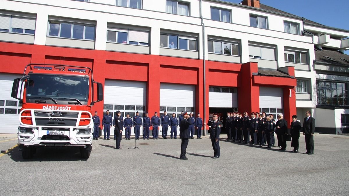 Új tűzoltóautó áll szolgálatba: több tucat vármegyei település biztonsága nő +galéria