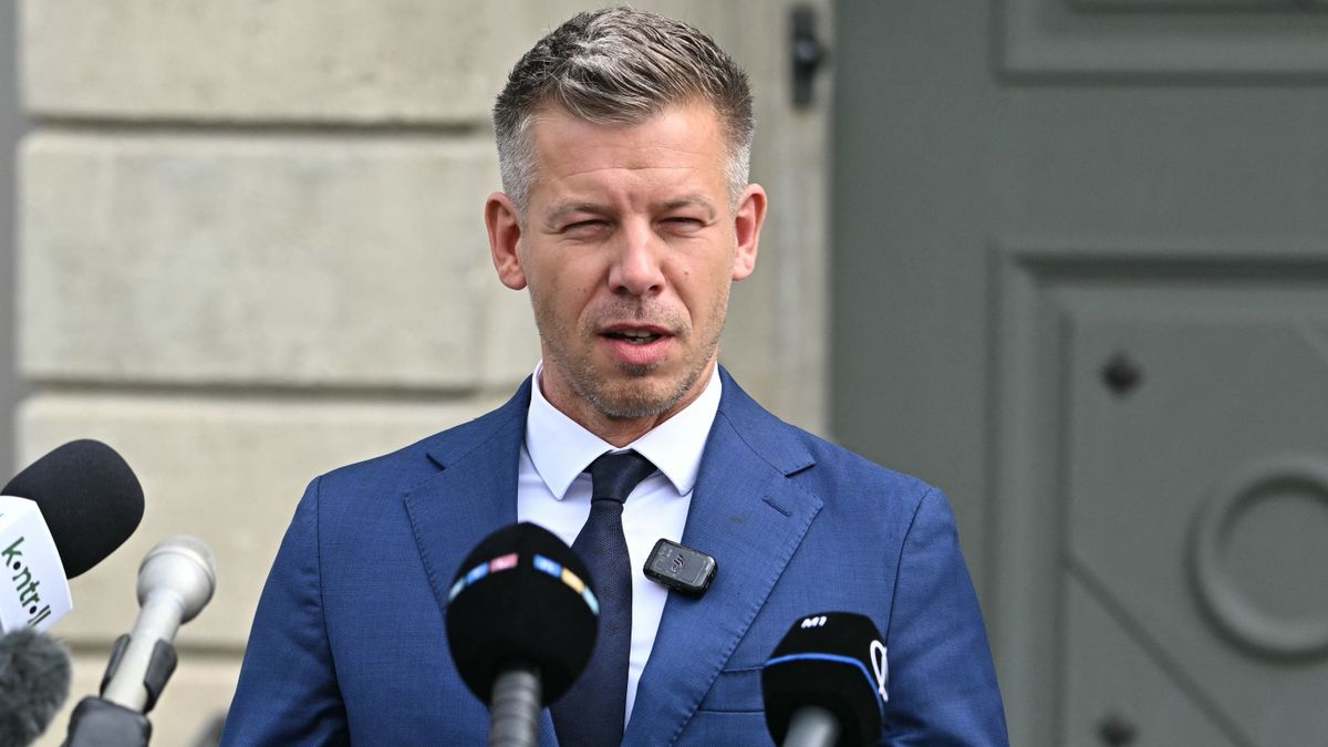 Megsértette az alaptörvényt Magyar Péter, amikor lemondásra szólította fel a köztársasági elnököt