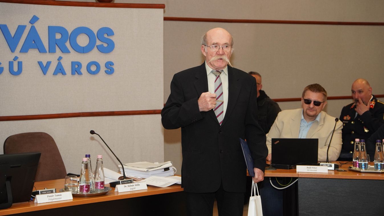 Dunaújváros Közbiztonságáért díjat kapott Hibácskó Ferenc nyugalmazott katona,...