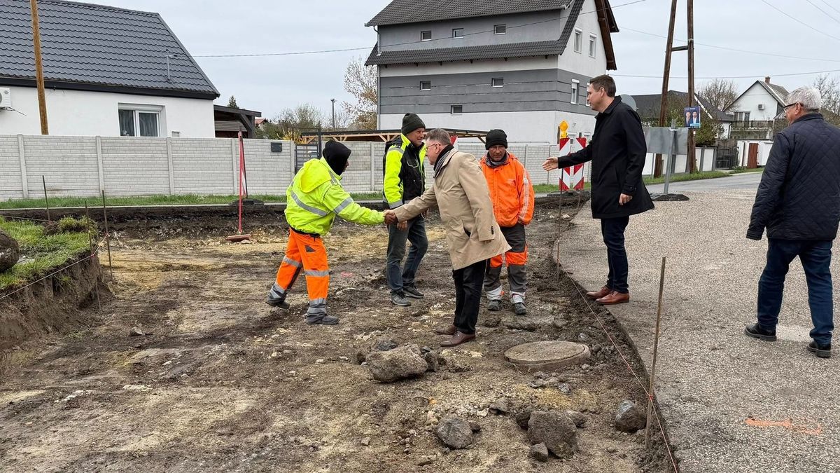 Jelentős fejlesztés Adonyban: 2,2 kilométeren újul meg a főút +videó