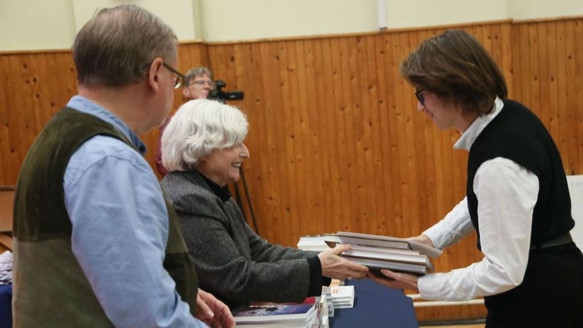 Fókuszban a tehetség: Ifjú tollforgatókat díjaztak