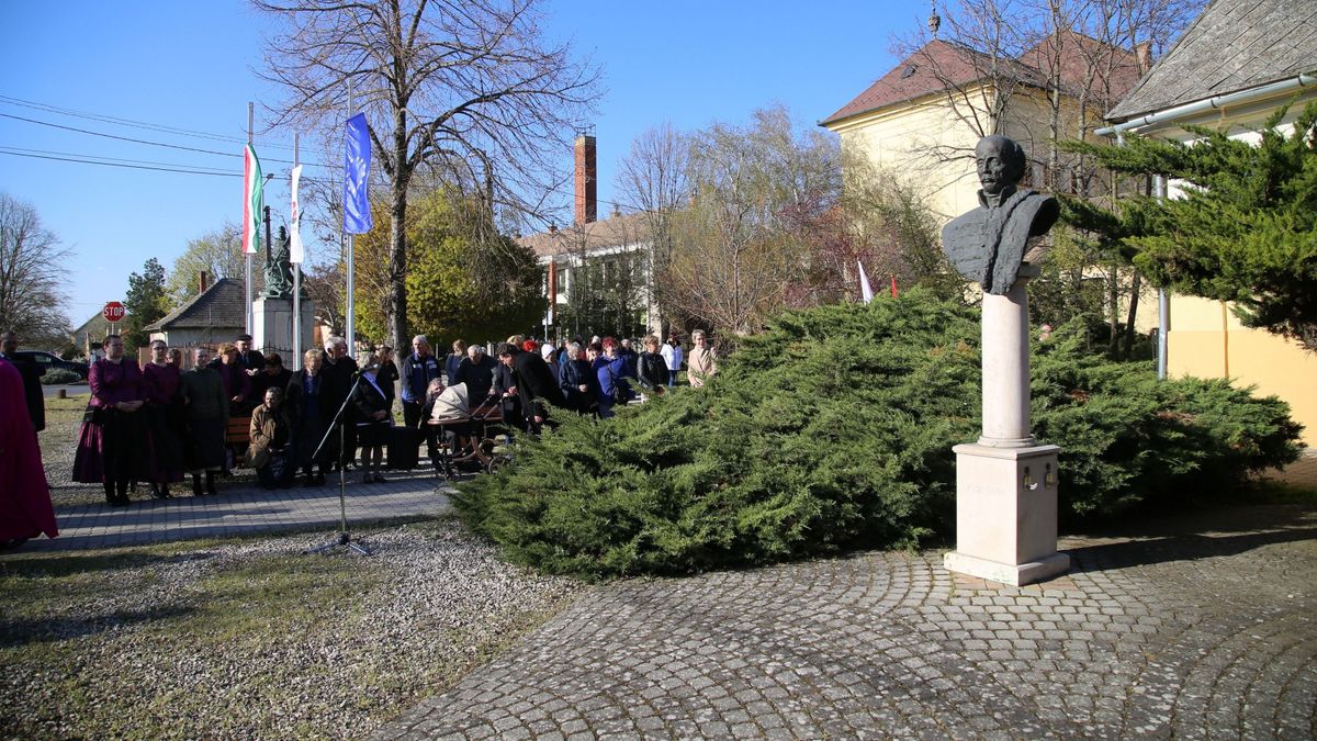 A falu alapítóira emlékeznek Mezőfalván
