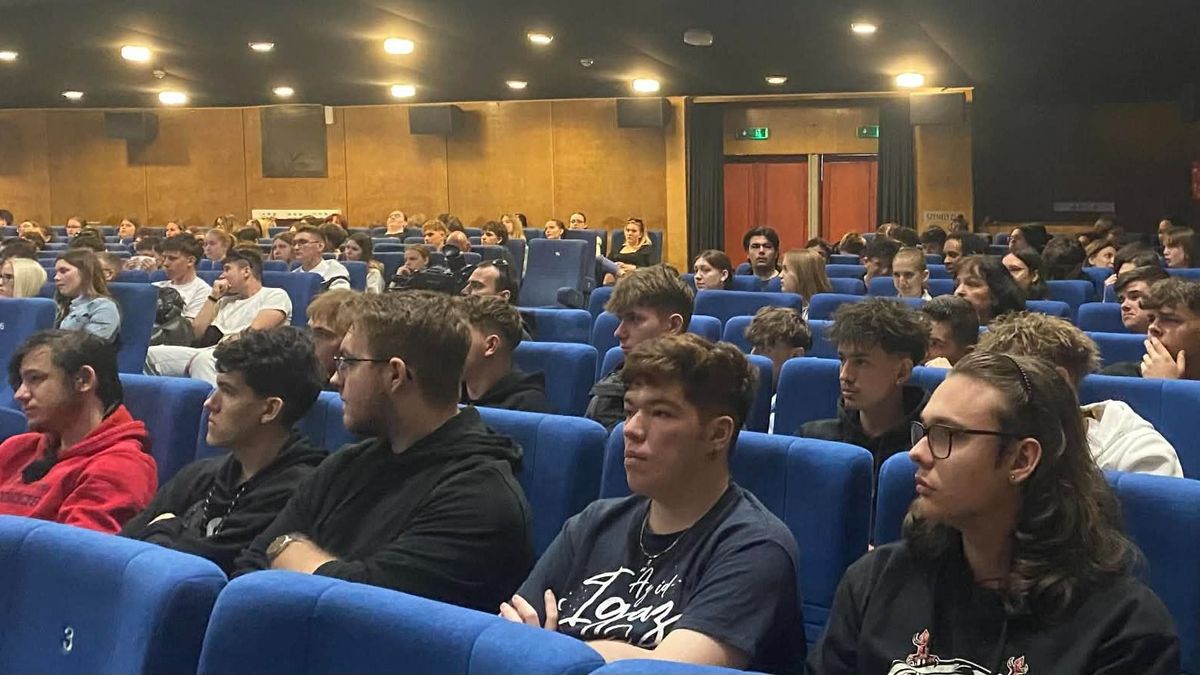 Életek a függőség árnyékában: drogprevenciós nap Dunaújvárosban