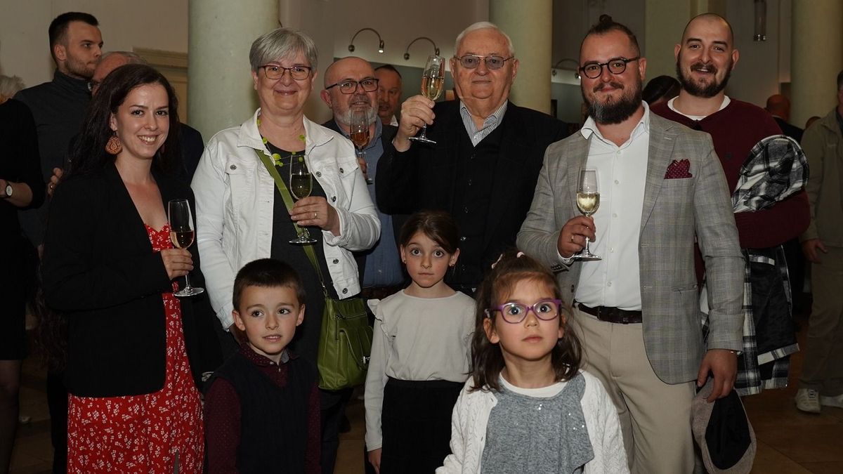 Lipták Gyulát Dunaújváros Díszpolgárává avatták – megható ünnepségen adták át a kitüntetést (galériával)
