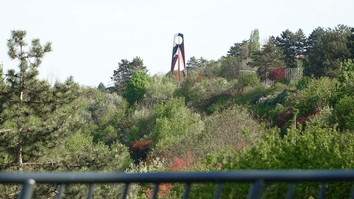 Napos és záporos arcát is megmutatja a pénteki időjárás