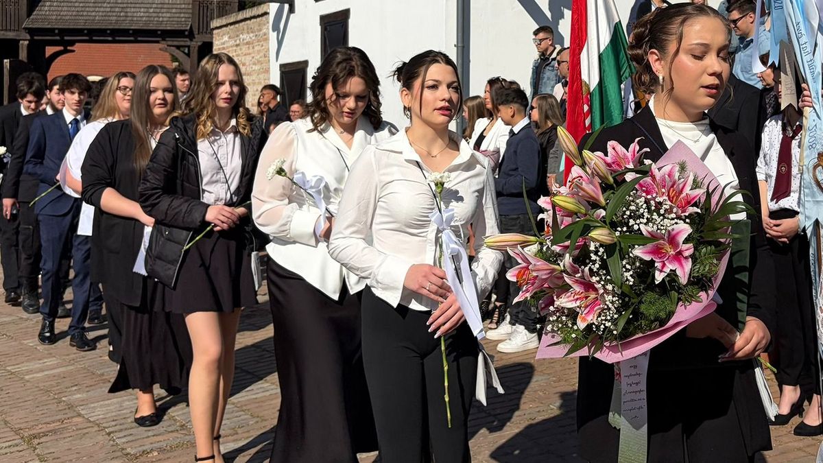 Büszke és boldog ünnep lett a ballagásuk – képgalériával