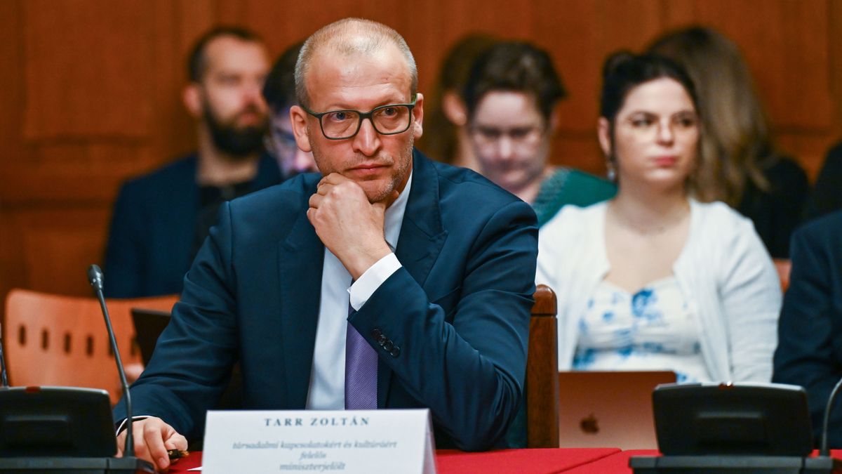 Tarr Zoltán parlamenti meghallgatásán több szó esett a múltról, mint a jövőről